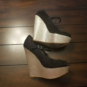 Steve Madden peep toe glitter wedges 7.5